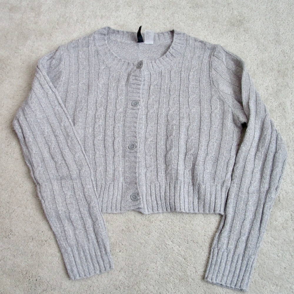 Divided By H&M Cropped Light Grey Buttoned Sweater Size M For Girls BIN1-0009